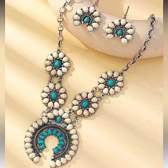 Boho Squash Blossom Turquoise Necklace, Navajo Necklace ,Squash Vintage - Picture 2 of 3